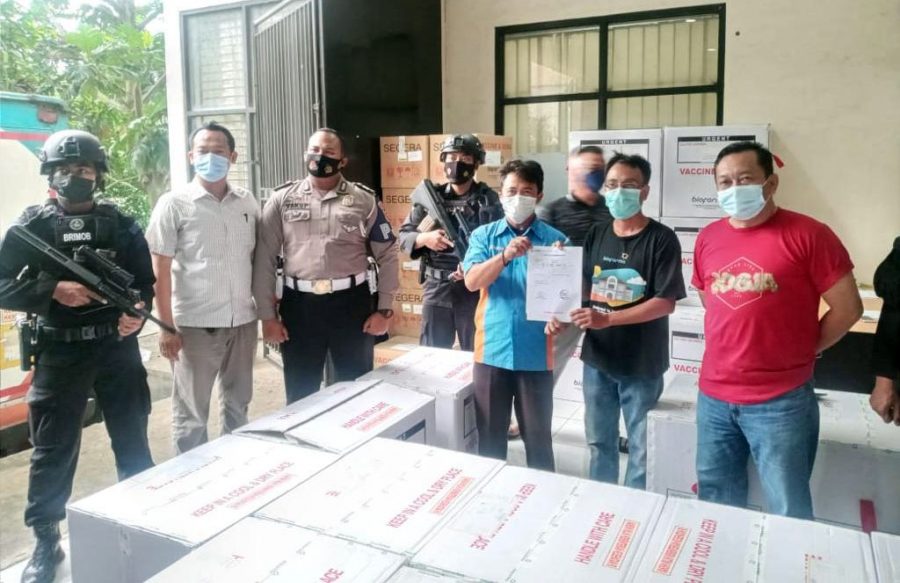 Pastikan Aman, Polda Banten Lakukan Pengawalan Kedatangan Vaksin Covid-19