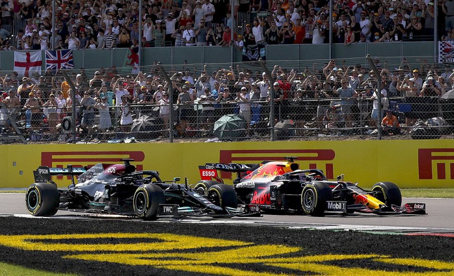 Lewis Hamilton Tak Disalahkan Ketika Bertabrakan Dengan Max Verstappen