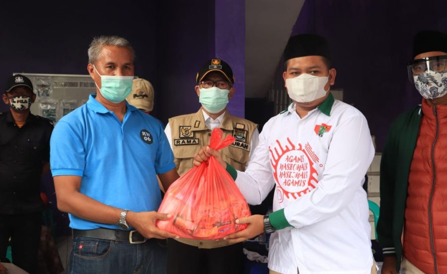 Fraksi PKB DPRD Kabupaten Tangerang Salurkan Paket Sembako Kepada Warga Isoman