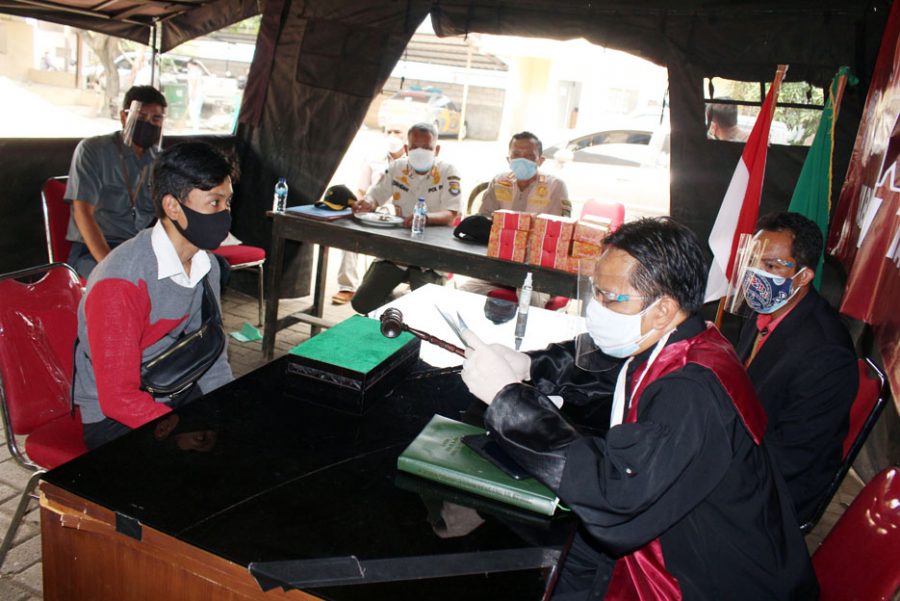 Melanggar Prokes, 33 Orang Pasar Kemis Menjalani Sidang Tipiring