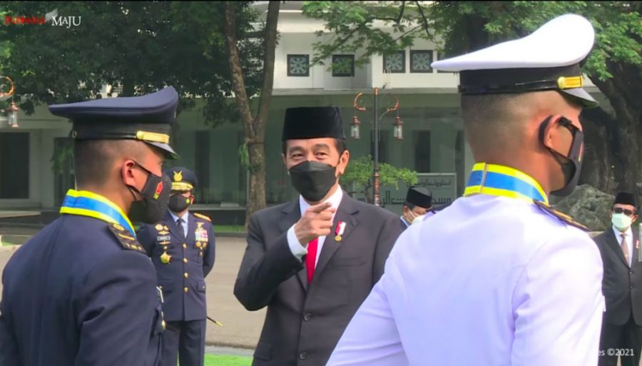 Presiden Jokowi Lantik 700 Perwira Remaja TNI dan Polri