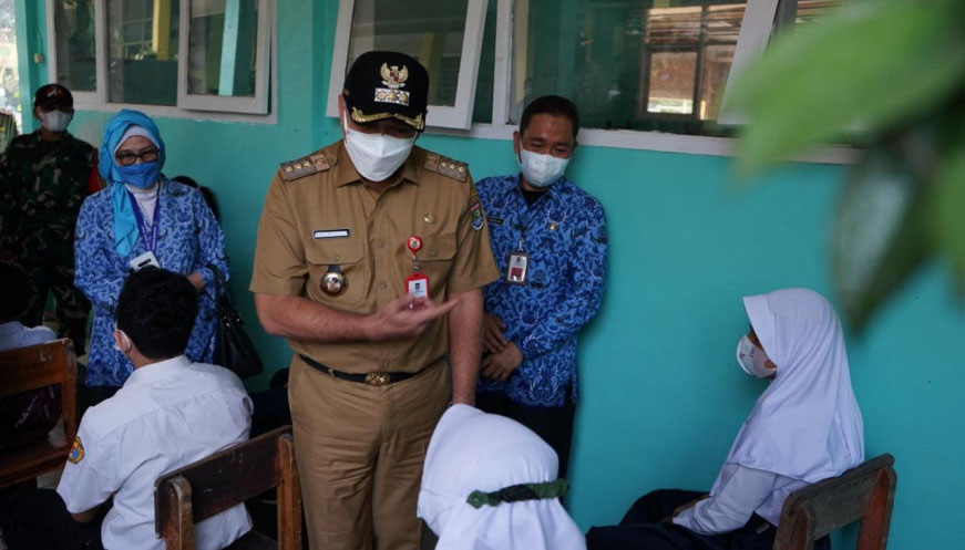 100 Ribu Dosis Disiapkan, Bupati Zaki Percepat Vaksinasi Para Pelajar di Sekolah