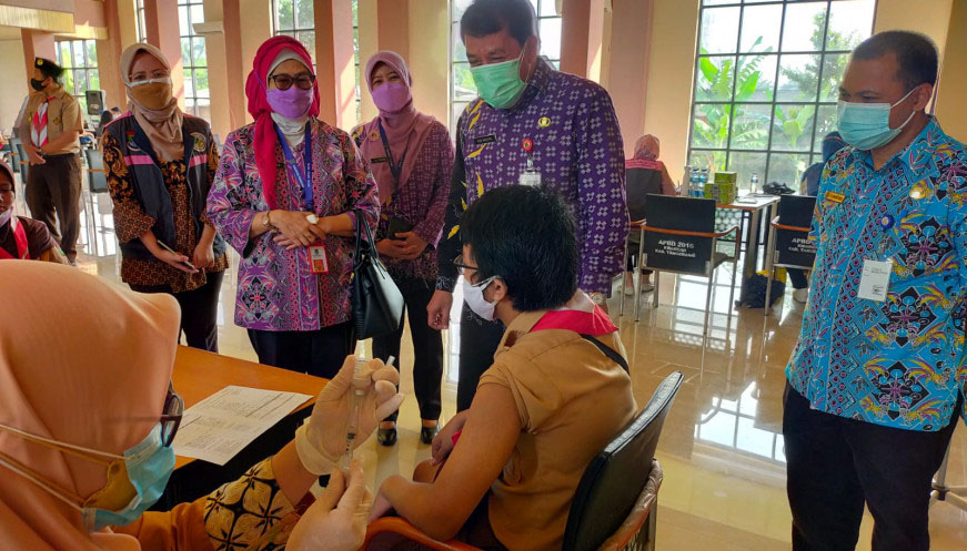 500 Orang Anggota Kwarcab Pramuka Kabupaten Tangerang Ikuti Vaksinasi Massal