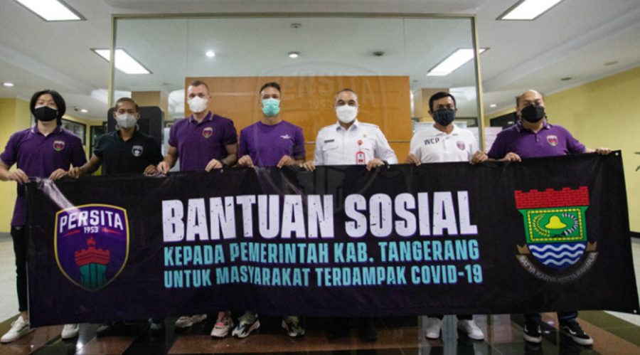 Klub Persita Tangerang Serahkan Bantuan Sosial untuk Masyarakat Terdampak Covid-19