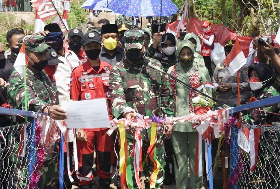 Pangdam III Siliwangi Resmikan Jembatan Gantung Baluwarti Siliwangi 6