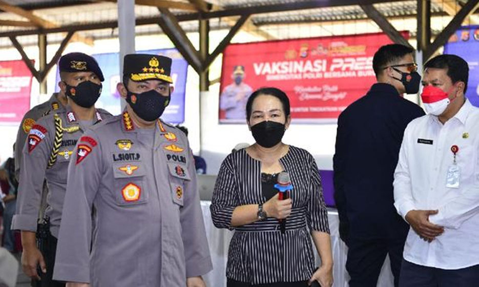 Kapolri Tinjau Kegiatan Vaksinasi Massal untuk Para Buruh di PT.Elite Tangerang