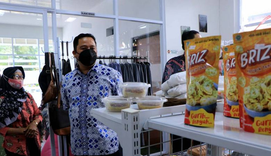 Walikota Arief Resmikan Sentra Produk UMKM Baru di Kelurahan Nusa Jaya