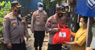 Polres Metro Tangerang Kota Salurkan Paket Sembako di Tiga Wilayah Kecamatan