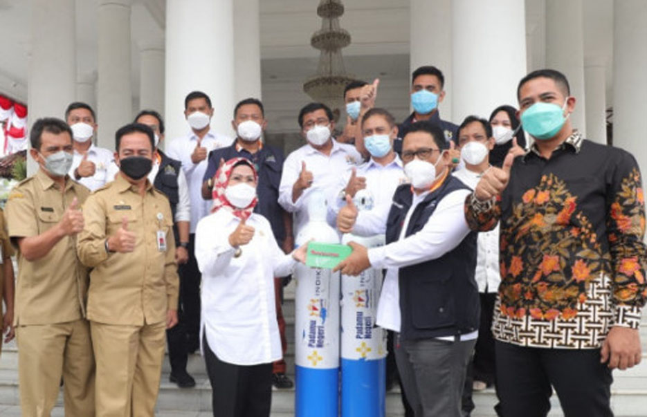 Kadin Banten Berikan 200 Tabung Oksigen untuk Penanganan Pasien COVID-19