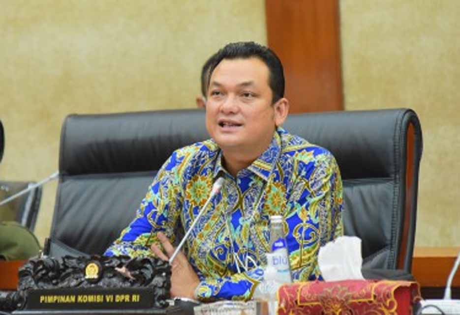 Martin Manurung Minta Menteri BUMN Tanggung Jawab Pengangkatan Emir Moeis