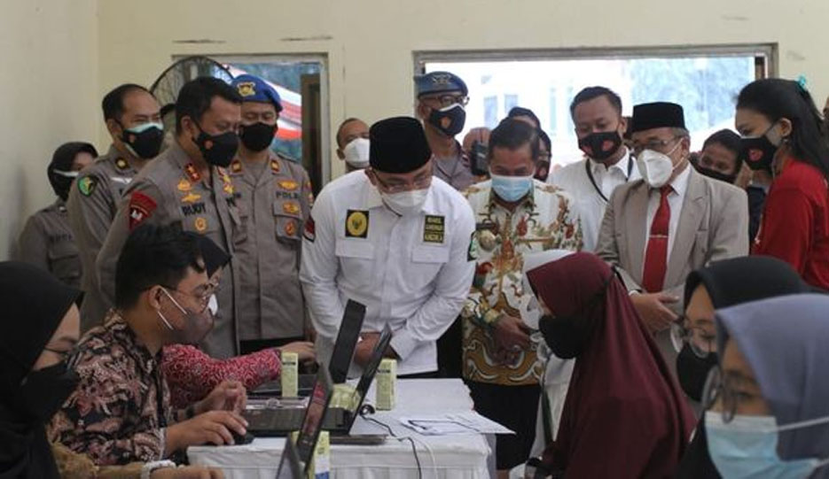 Buka Gerakan Vaksinasi Mahasiswa Nasional di UIN SMH Banten, Wagub Apresiasi DEMA PTKIN