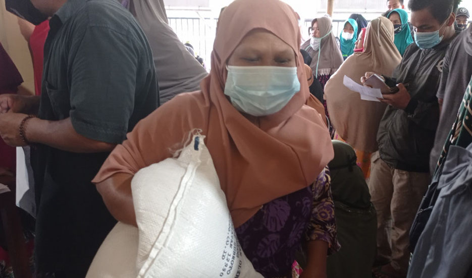 Pemkab Lebak Salurkan Bantuan Beras Bagi Pedagang Kecil