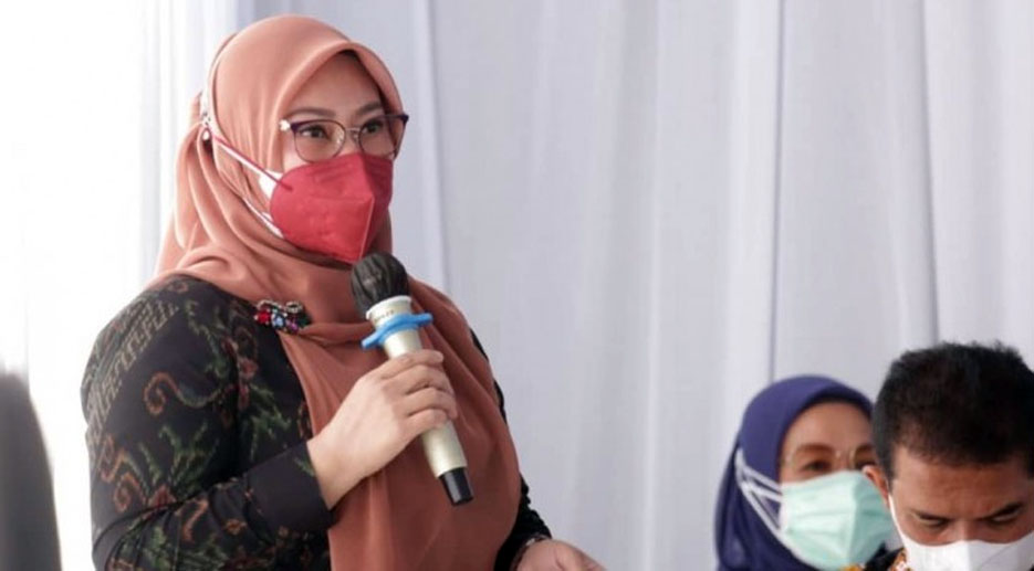 Bupati Irna Harapkan Penambahan Subsidi Pupuk untuk Para Petani