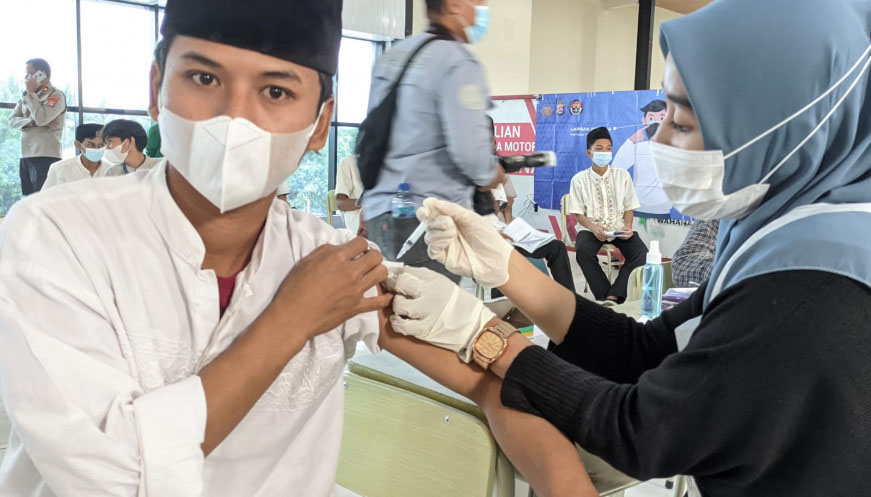 Vaksinasi Merdeka, Pemkab Tangerang Sasar 1500 Santri di Pesantren Raudhatul Jannah