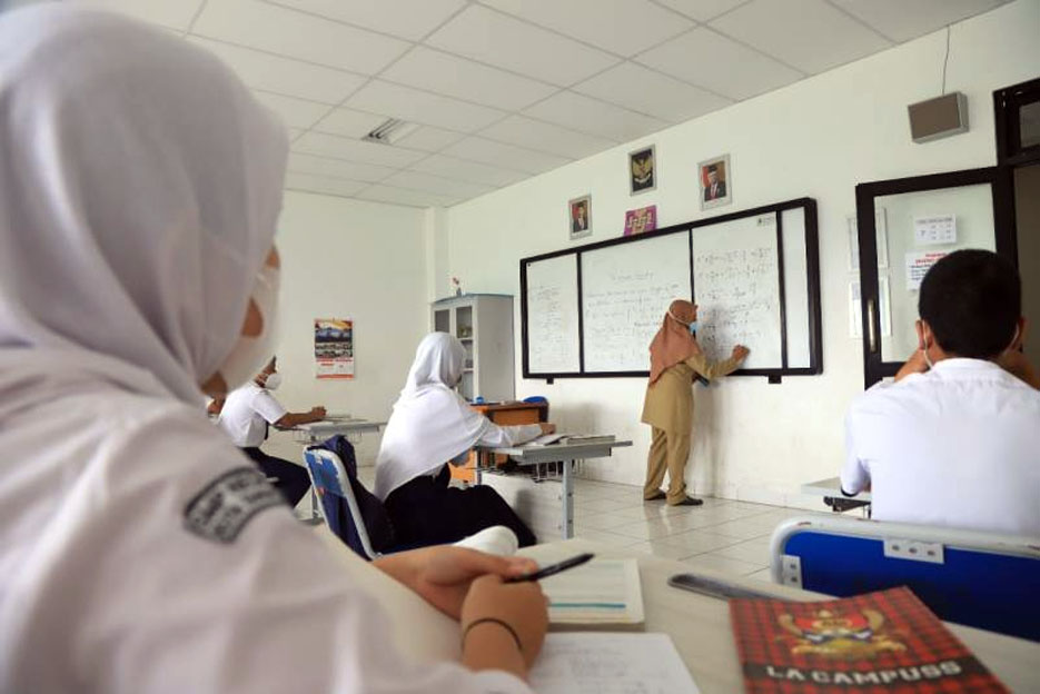 PTM Tingkat SMP di Kota Tangerang Berlangsung Dengan Siswa Terbatas dan Prokes Ketat