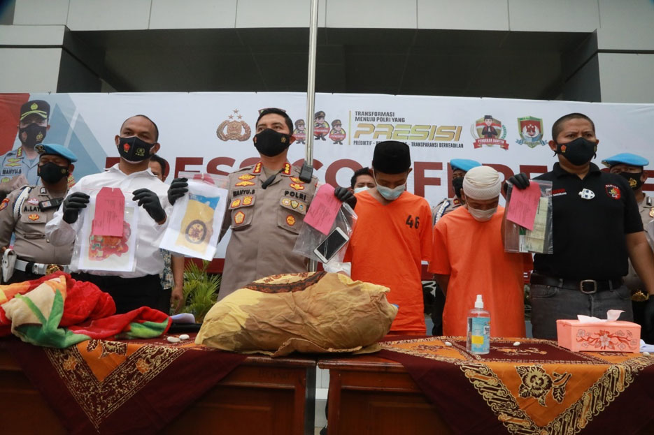 Polresta Tangerang Bekuk 2 Tersangka Pembunuhan Bermotif Dendam Karena Ditipu Korban