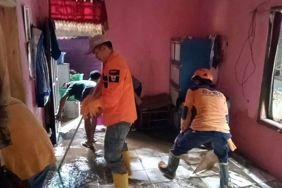 Beberapa Rumah Rusak Diterjang Banjir Bandang di Pandeglang