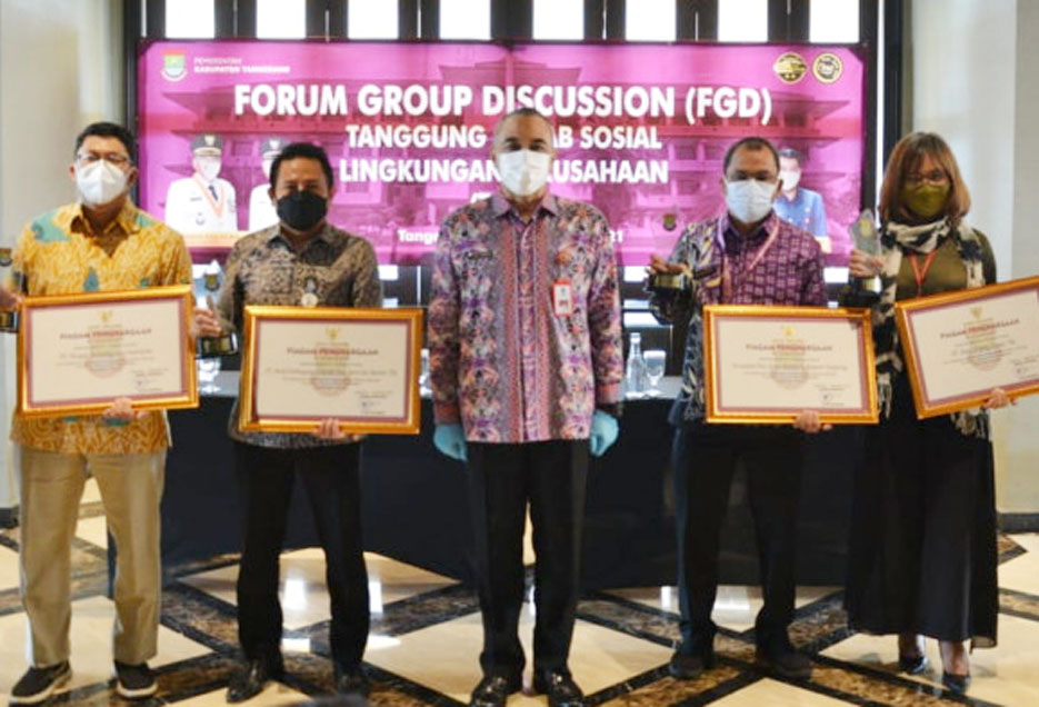 Bupati Tangerang Berikan Apresiasi dan Penghargaan Kepada 12 Perusahaan