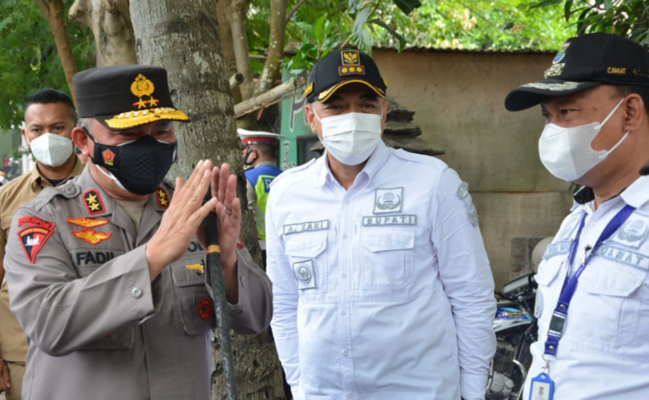 Kejar Target 2.5 Juta Warga, Bupati Zaki Pantau Pelaksanaan Vaksinasi di Berbagai Wilayah