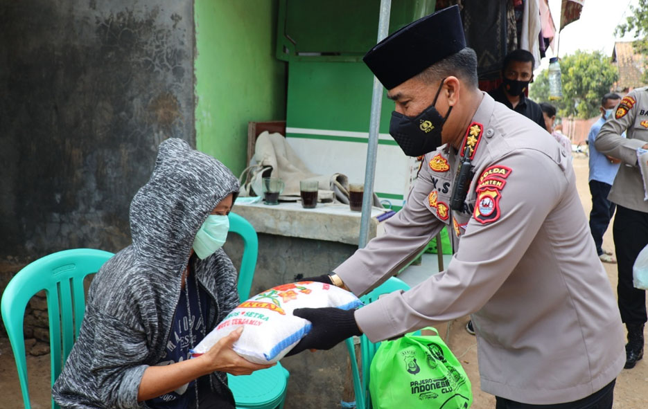 Program Warung Jumat Polda Banten Mendapat Apresiasi Masyarakat di Lingkungan Ciwaru