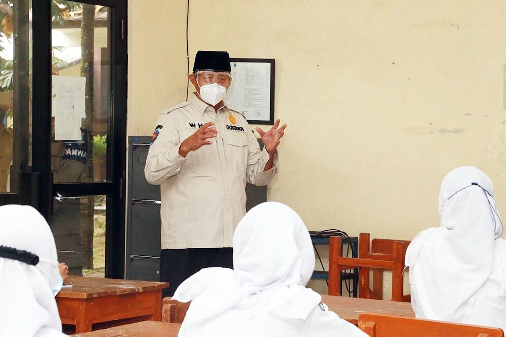 Tinjau PTM, Gubernur Banten: Berjalan Lancar Sesuai Protokol Kesehatan