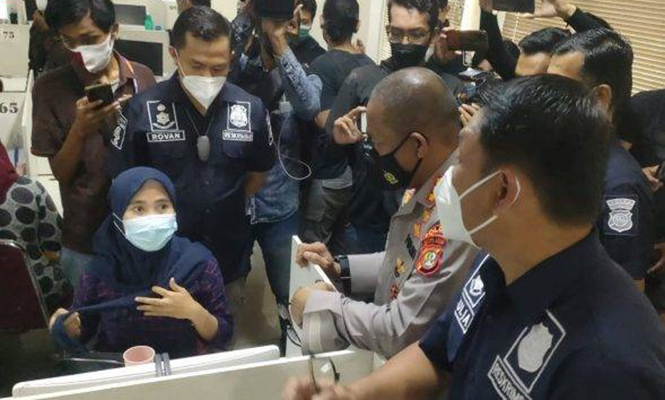 Polisi Gerebek Kantor Pinjaman Online Ilegal di Cipondoh Kota Tangerang