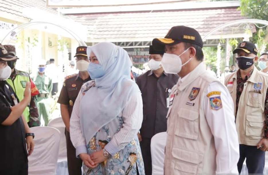 Bupati Irna Lakukan Monitoring ke Beberapa TPS Pilkades Pandeglang