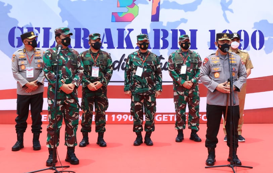 Kapolri Ingatkan Jajaran Waspadai Laju Pertumbuhan COVID-19 Jelang Libur Nataru