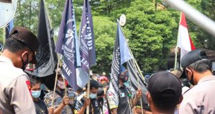 Sat Brimob Polda Banten Lakukan Pengamanan Unras LSM GMBI di Kantor Pemkab Serang