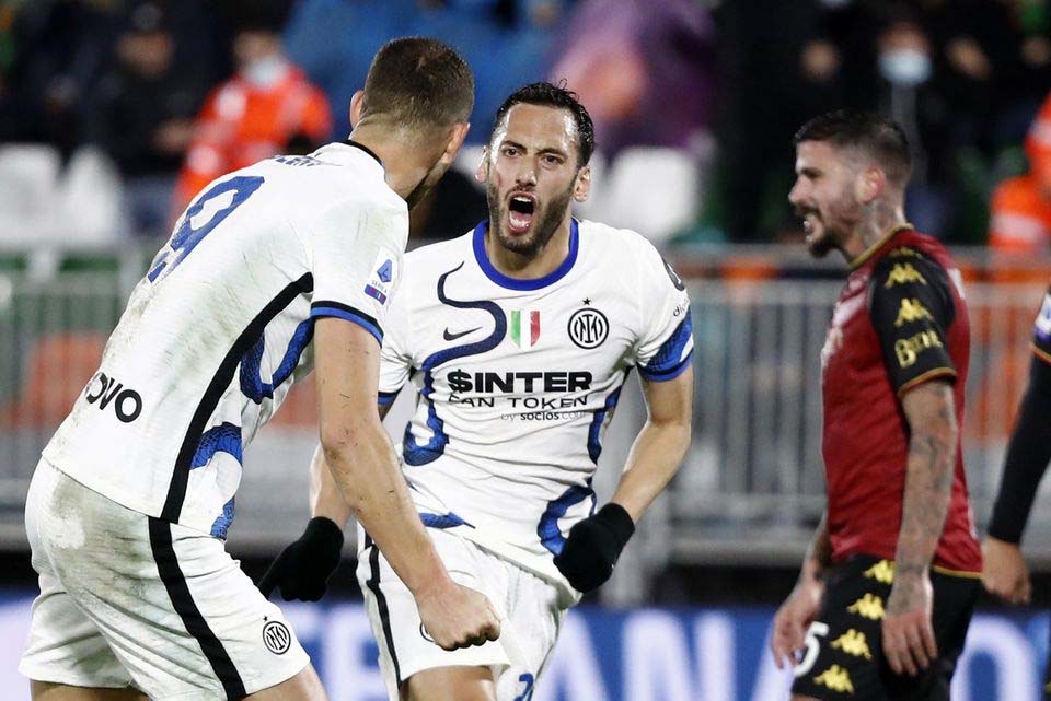 Inter Kalahkan Venezia Dengan Skor 2-0: Calhanoglu Cetak Gol Pertama