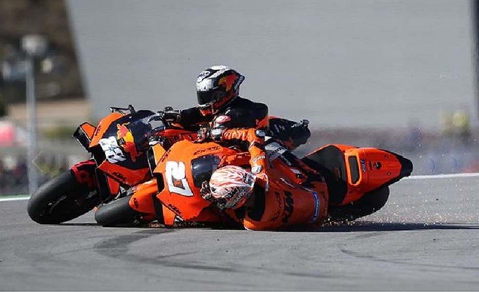 Lecuona Minta Maaf Telah Menjatuhkan Oliveira di MotoGP Algarve
