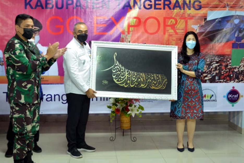 Bupati Zaki Lepas Produk UMKM Go Internasional Tujuan Dubai dan Korsel