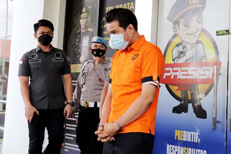 Konsumsi Sabu, Artis Bobby Joseph Diringkus Polres Tangsel