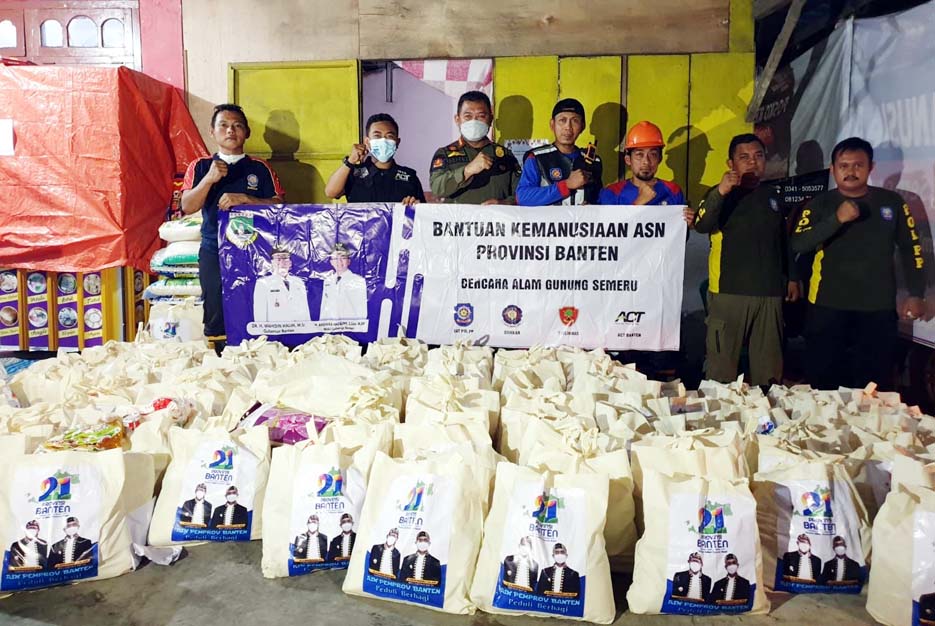 ASN Pemprov Banten Salurkan Sembako untuk Korban Erupsi Semeru