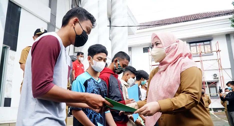 Irna Berikan Tambahan Hadiah Rp57 Juta untuk Semua Juara Bupati Cup