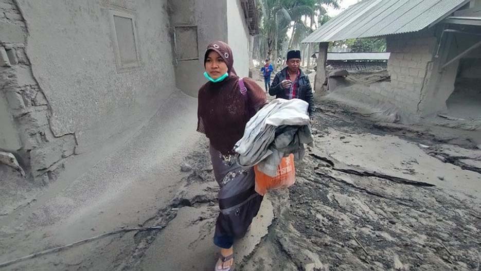 BNPB Sebut Korban Erupsi Semeru Berjumlah 5.205 Jiwa, 1.300 Orang Ada di Pengungsian