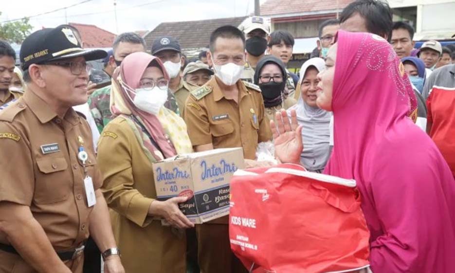 Tangani Dampak Banjir Rob, Pemkab Pandeglang Turunkan Tim Gabungan