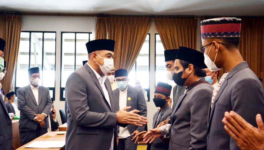 Bupati Zaki Lepas Para Kafilah MTQ ke XVIII Tingkat Provinsi Banten