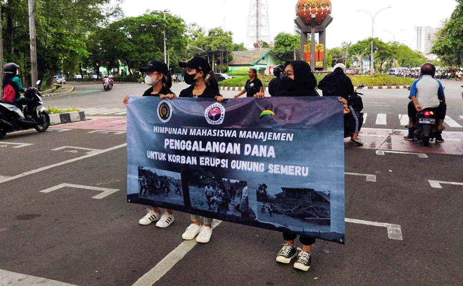 Mahasiswa Gunadarma Karawaci Gelar Aksi Galang Dana Bantuan Semeru