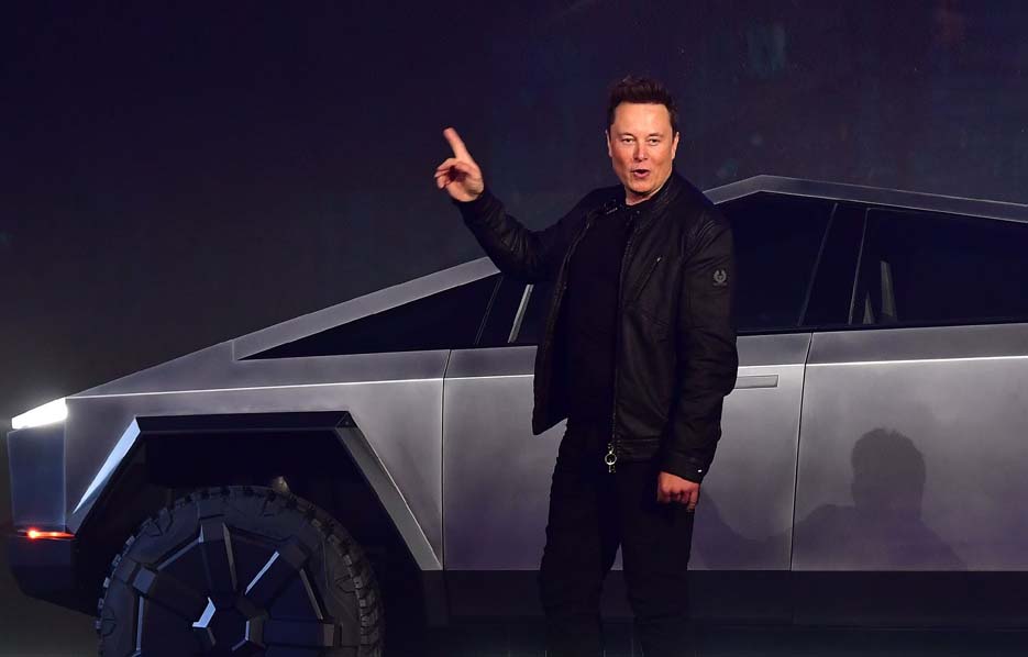 Elon Musk Ungkap Tesla Produksi Cybertruck Ditunda Hingga 2023