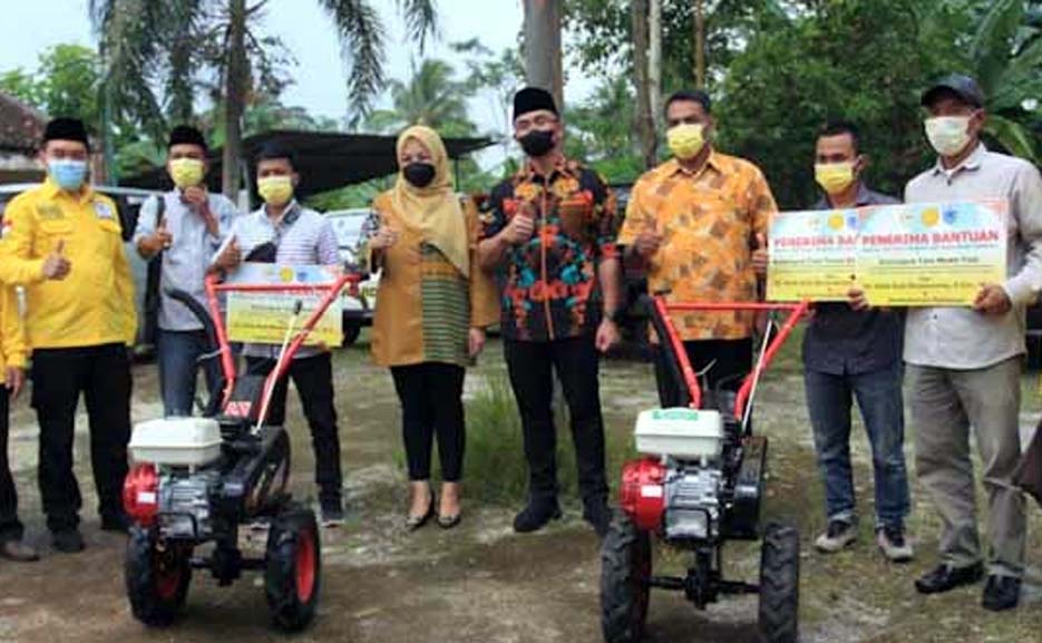 Wagub Banten Tinjau Penyerahan Bantuan Alat Pertanian Kultivator