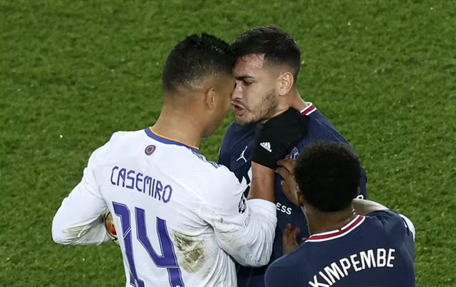 Casemiro Melewatkan Leg Kedua Melawan PSG Karena Skorsing