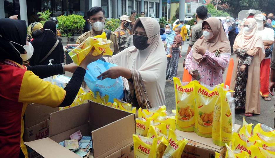 Bulog Gelar Operasi Pasar Minyak Goreng di Lebak dan Pandeglang