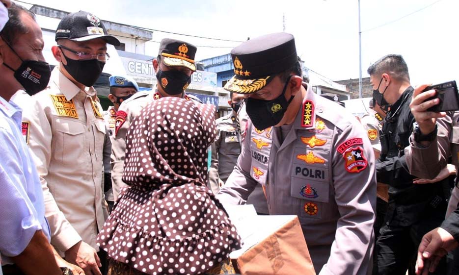 Kapolri Tinjau Pelaksanaan Vaksinasi Serentak di Kabupaten Pandeglang