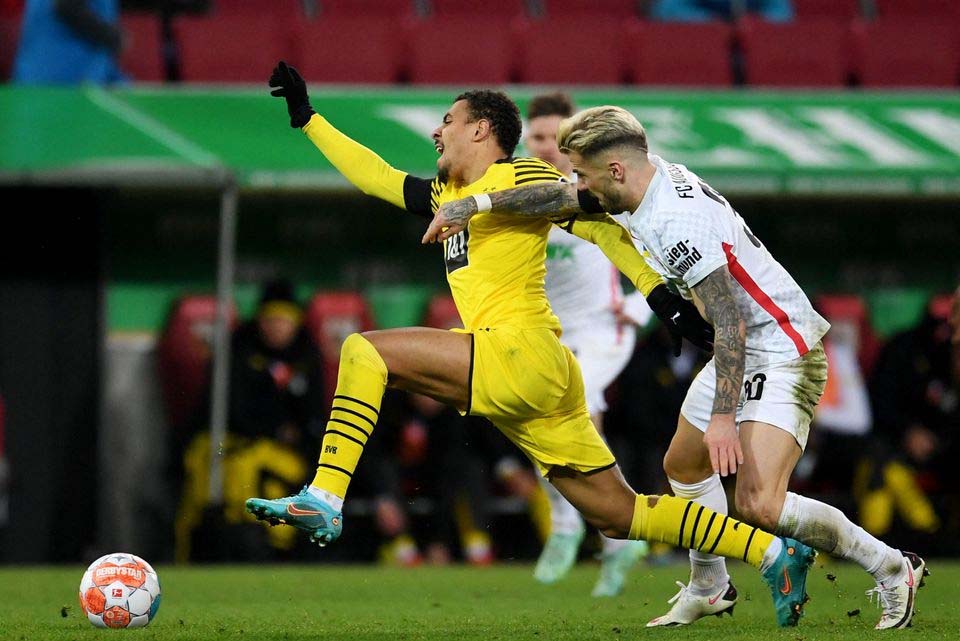 Pertandingan Dortmund vs Augsburg Berakhir Dengan Hasil Imbang 1-1