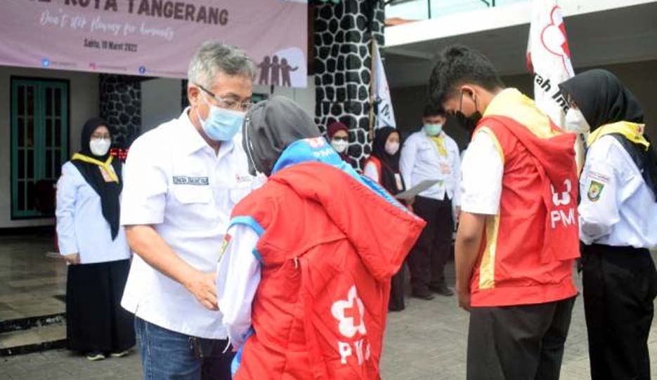 Ketua PMI Kota Tangerang Melantik 422 Anggota PMR Se-kota Tangerang