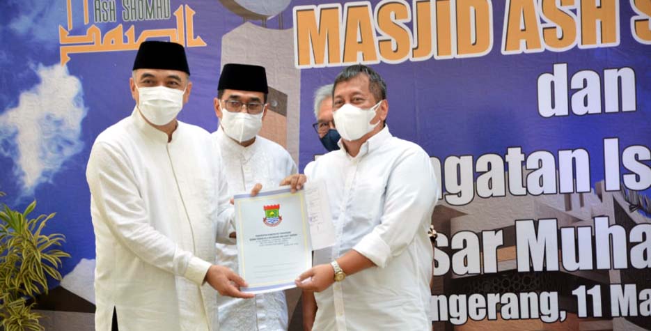 Bupati Zaki Resmikan Masjid Ash-Shomad Citra Raya di Desa Ciakar