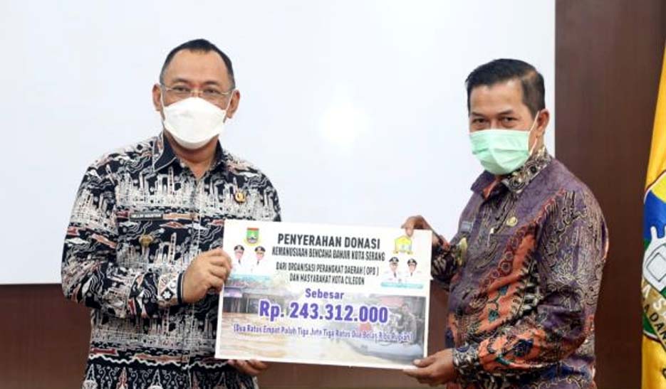 ASN Pemkot Cilegon Berikan Bantuan Warga Terdampak Banjir di Kota Serang