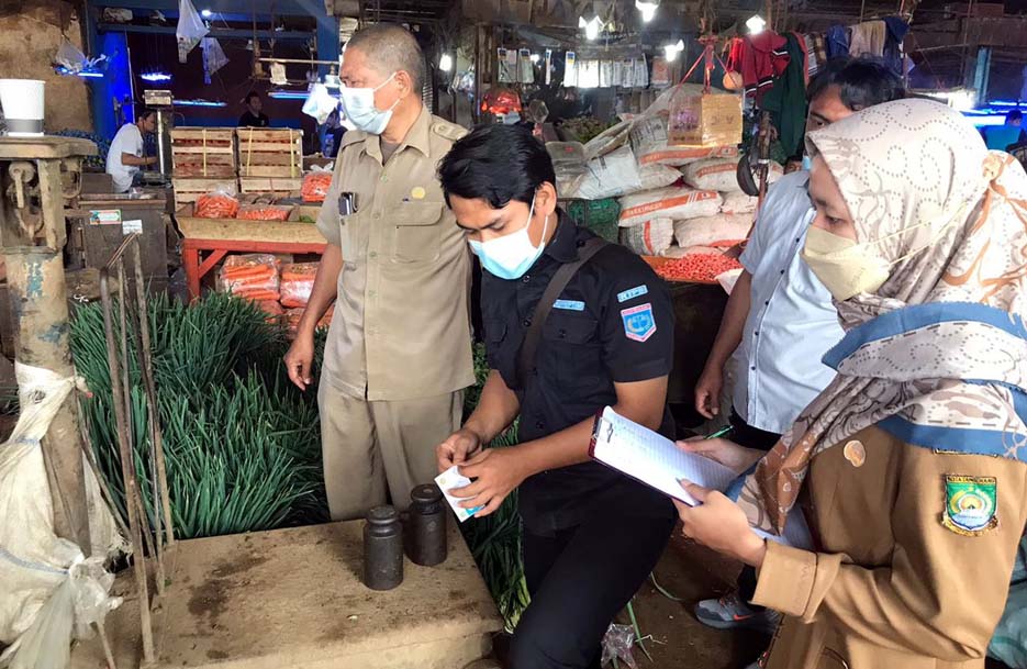 Ratusan Alat Ukur Takar Timbang di Pasar Induk Jatiuwung Dilakukan Uji Tera