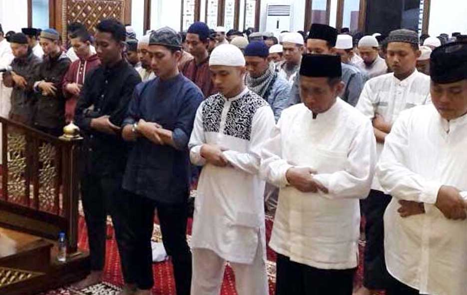 MUI Kota Tangerang Perbolehkan Sholat Tarawih dengan Shaf Rapat